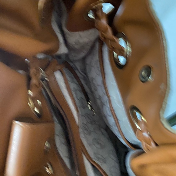 Michael Kors summer purse. Like new . - Picture 4 of 5